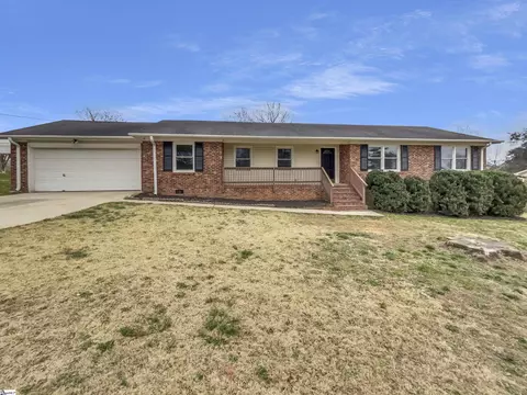 504 American Legion Rd, Greer, SC 29651