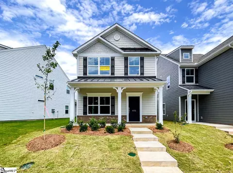 663 Columbus Cir, Simpsonville, SC 29680