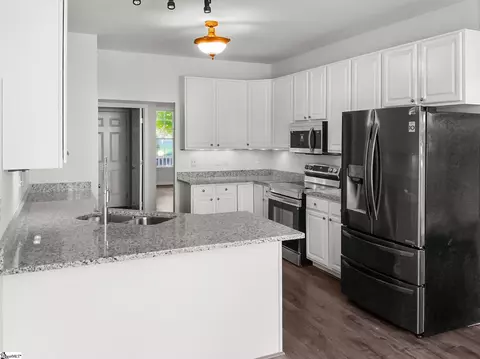 Kitchen - 22 Rustcraft Dr, Greer, SC 29651 photo 4 of 4