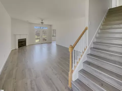 Living - 22 Rustcraft Dr, Greer, SC 29651 photo 1 of 3