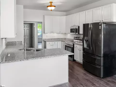 Kitchen - 22 Rustcraft Dr, Greer, SC 29651 photo 2 of 4