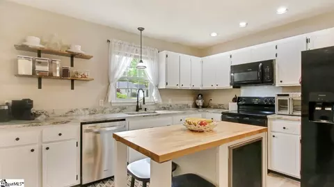Kitchen - 317 E Celestial Dr, Greer, SC 29651 photo 4 of 4