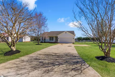 1340 Bishop Rd, Inman, SC 29349