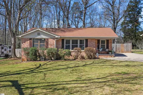 110 Pine Ln, Simpsonville, SC 29680