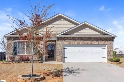 16 Crestwood Pines Trl, Piedmont, SC 29673