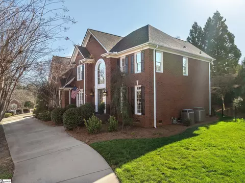 4 Craigmillar Pl, Greer, SC 29650