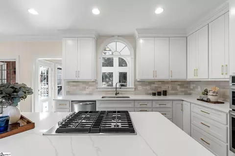Kitchen - 4 Craigmillar Pl, Greer, SC 29650 photo 2 of 6