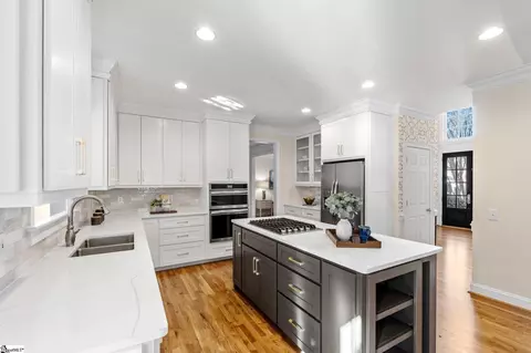 Kitchen - 4 Craigmillar Pl, Greer, SC 29650 photo 3 of 6