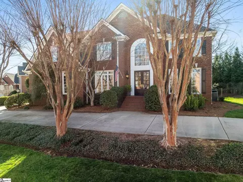 Exterior - 4 Craigmillar Pl, Greer, SC 29650 photo 4 of 11