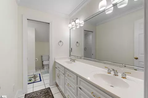 Bath - 4 Craigmillar Pl, Greer, SC 29650 photo 4 of 4