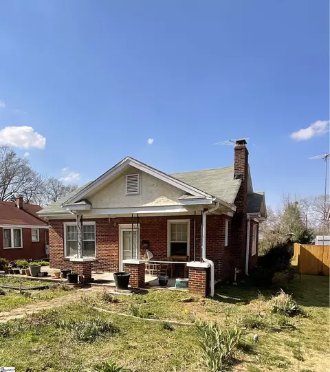 36 Glenn St, Greenville, SC 29607