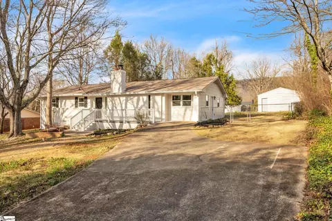 111 Honeysuckle Dr, Greenville, SC 29609