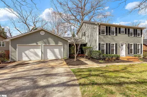 5 E Woodburn Dr, Taylors, SC 29687
