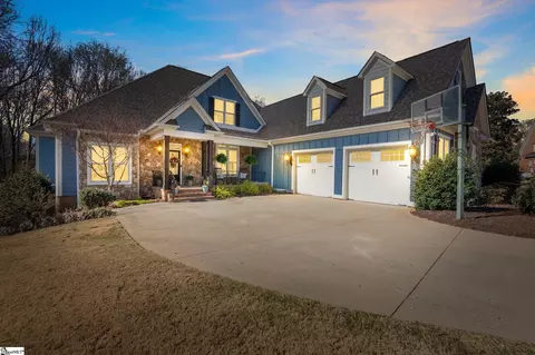 3 Fife Ct, Simpsonville, SC 29681