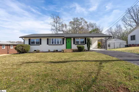 5 Birchwood Dr, Greenville, SC 29605