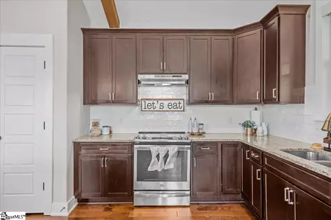 Kitchen - 321 Shadow Ln, Lyman, SC 29365 photo 3 of 4