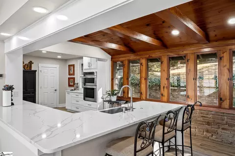 Kitchen - 830 Lakeside Dr, Anderson, SC 29621 photo 3 of 5
