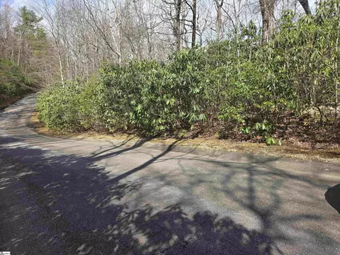 33 Cliff Ridge Dr, Cleveland, SC 29635