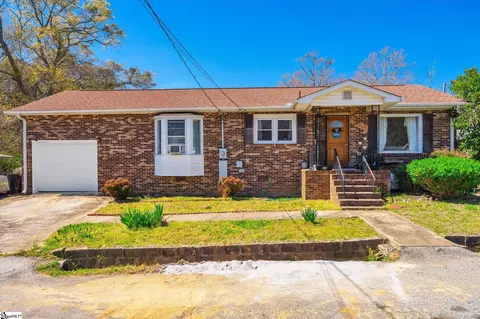 2 Washington St, Williamston, SC 29697
