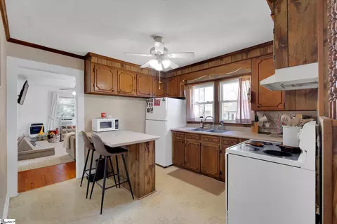 Kitchen - 2 Washington St, Williamston, SC 29697 photo 3 of 5