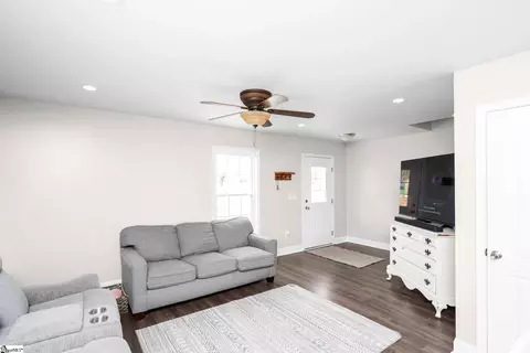 121 Forrester Dr, Liberty, SC 29657 photo 4