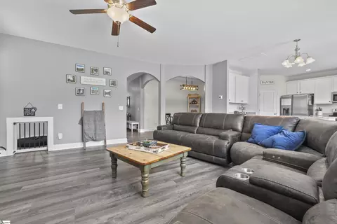 607 River Trace Loop, Simpsonville, SC 29680 photo 9