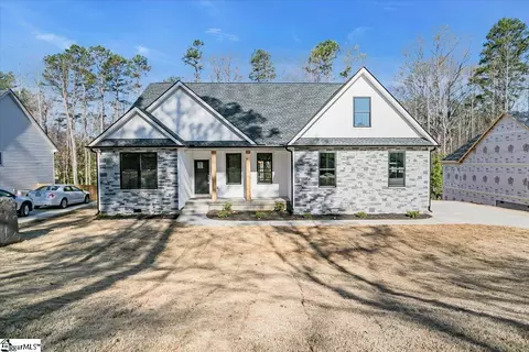 47 Duncan Rd, Travelers Rest, SC 29690
