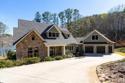 154 Northshores Dr, Seneca, SC 29672