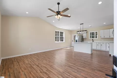 904 Beaverdam Rd, Williamston, SC 29697 photo 8