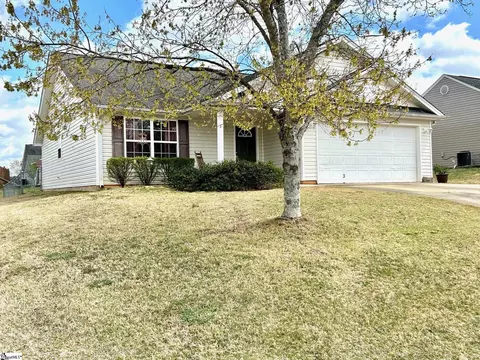 128 Flint Ln, Greer, SC 29651