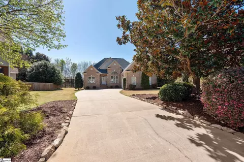 181 Bradford Crossing Dr, Roebuck, SC 29376