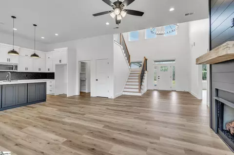 140 Babb Rd, Campobello, SC 29322 photo 5