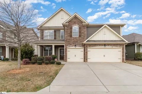 215 Redmont Ct, Simpsonville, SC 29680