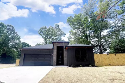 2 Sheffield Ln, Taylors, SC 29687