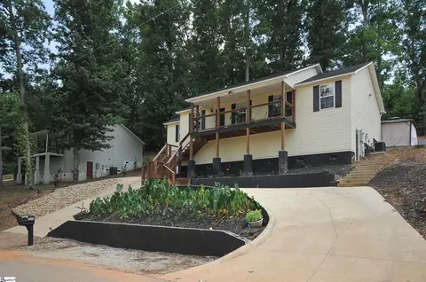 325 W Caroline St, Greenville, SC 29611