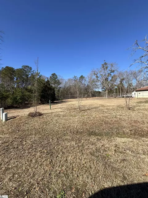 108 Loveland Dr, Williamston, SC 29697
