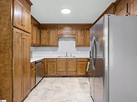 131 Cooper Dr, Greer, SC 29651 photo 9