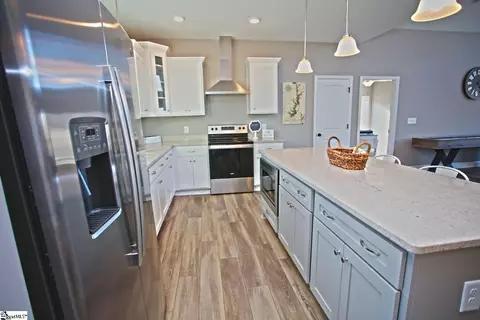 Kitchen - 908 Clear Point Trl, Seneca, SC 29672 photo 2 of 4