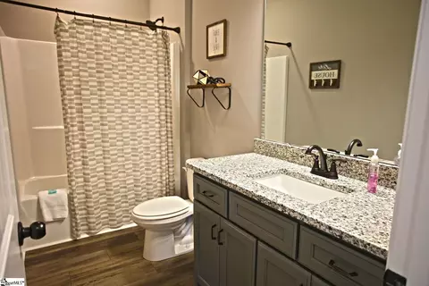 Bath - 908 Clear Point Trl, Seneca, SC 29672 photo 4 of 4