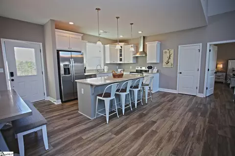 Kitchen - 908 Clear Point Trl, Seneca, SC 29672 photo 4 of 4