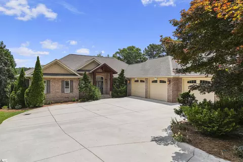 125 Abaco Ln, Seneca, SC 29672