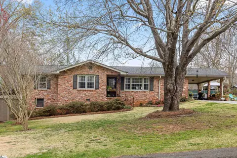 118 Gaston Dr, Travelers Rest, SC 29690