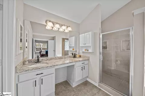 Bath - 108 Derry Ln, Greer, SC 29650 photo 3 of 4