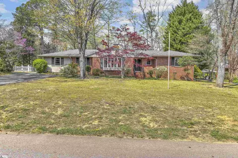 14 Yorkshire Dr, Greenville, SC 29615