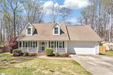 905 Spring Glen Dr, Simpsonville, SC 29680