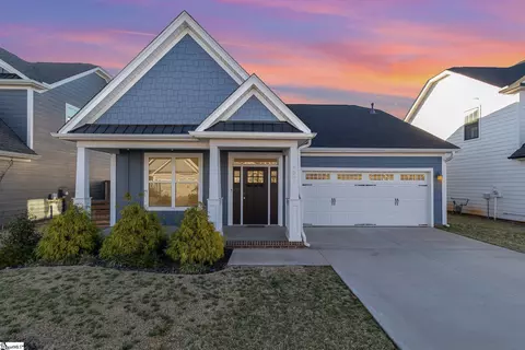 107 Wakelon Dr, Greer, SC 29651
