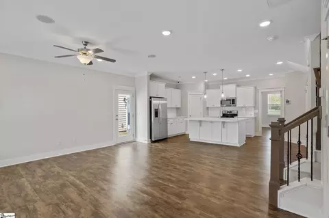 160 Xander Dr, Greer, SC 29650 photo 3