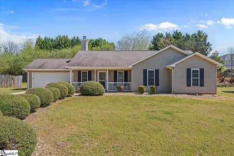 309 Golden Leaf Ln, Simpsonville, SC 29681