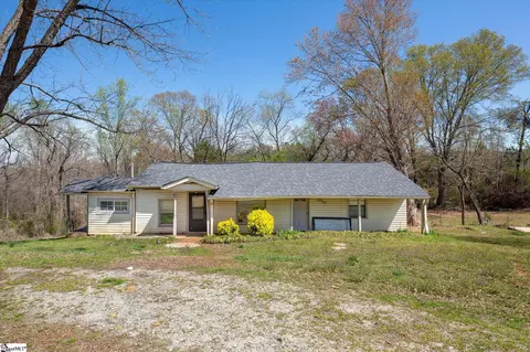 112 Latham Ln, Easley, SC 29640