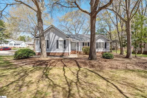 1 E Marley Ln, Simpsonville, SC 29681